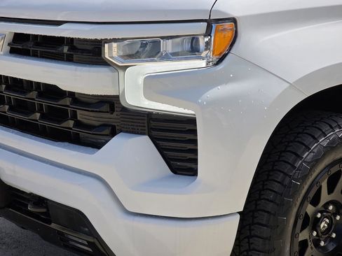 Used 2023 Chevrolet Silverado 1500 RST w/ Z71 Off-Road Package AWD/4WD image 7