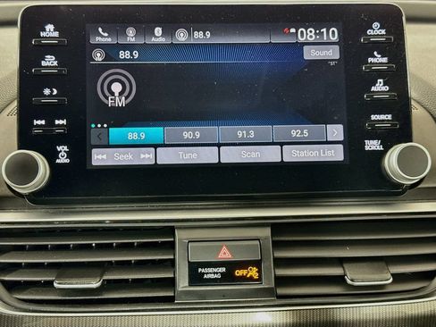 Used 2018 Honda Accord Sport image 14