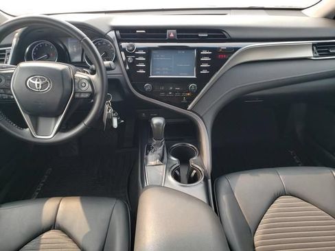 Used 2018 Toyota Camry SE FWD image 14