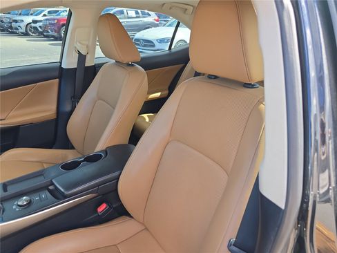Used 2018 Lexus IS 300 w/ Premium Package RWD image 20