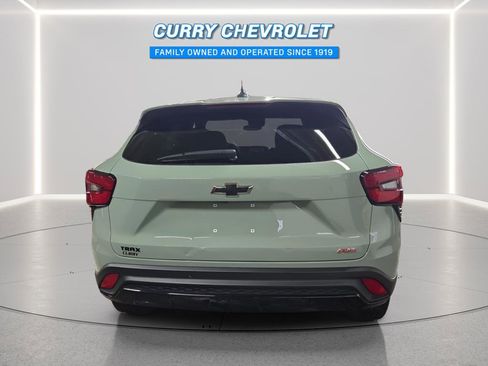 Used 2024 Chevrolet Trax RS image 11