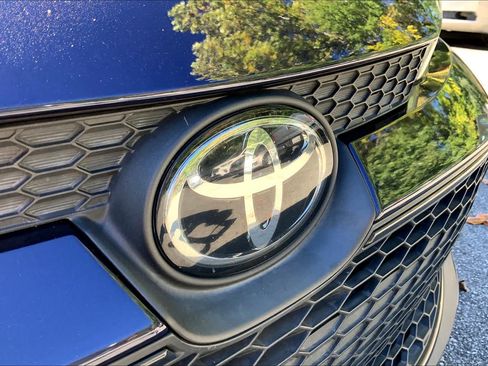 Used 2020 Toyota Corolla LE FWD image 27