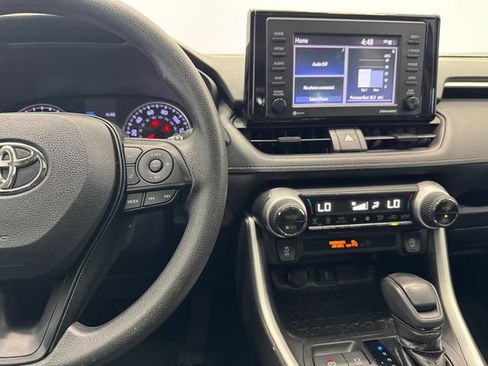Used 2020 Toyota RAV4 XLE w/ Convenience Package FWD image 25