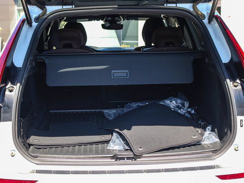 Used 2024 Volvo XC60 T8 Plus w/ Protection Package Premier AWD/4WD image 30