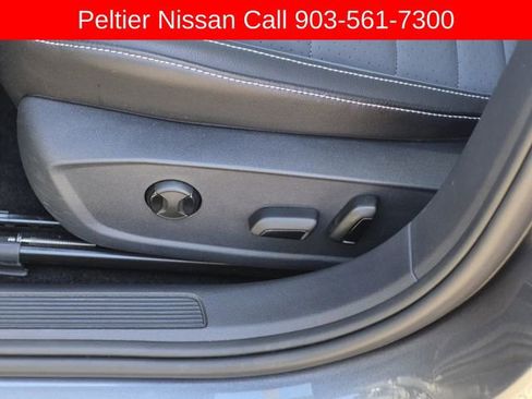 Used 2025 Volkswagen Jetta SE image 18