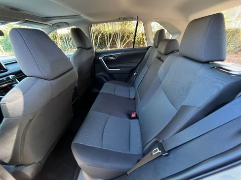 Used 2025 Toyota RAV4 XLE image 27