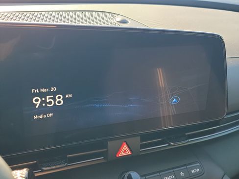 Used 2025 Hyundai Elantra SEL image 26