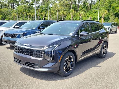 New 2026 Kia Sportage EX FWD image 3