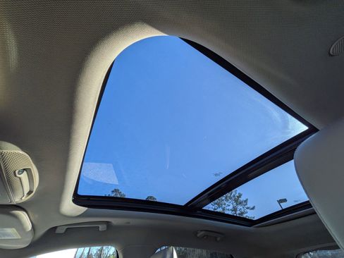 Certified 2023 Lincoln Nautilus Reserve w/ Equipment Group 202A image 22