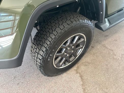 Used 2021 Jeep Gladiator Overland w/ Popular Equipment Package AWD/4WD image 22