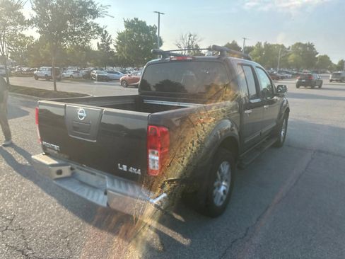 Used 2010 Nissan Frontier LE w/ LE Value Truck Pkg AWD/4WD image 5