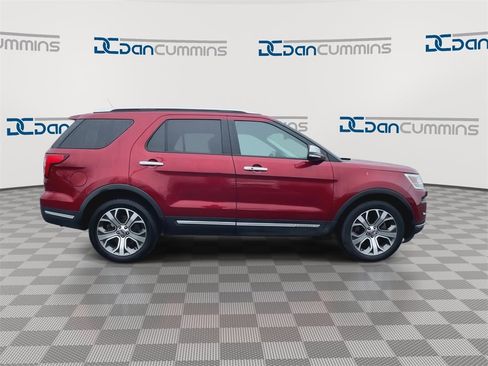 Used 2019 Ford Explorer Platinum image 9