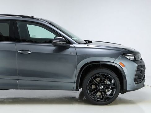 New 2026 Volkswagen Tiguan SE R-Line image 51