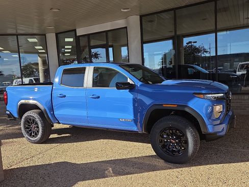 New 2026 GMC Canyon Elevation w/ Convenience Package image 4