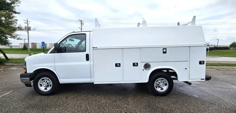 Used 2023 Chevrolet Express 3500 w/ Power Convenience Package RWD image 5