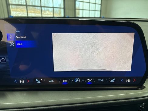 New 2026 Chevrolet Traverse LT image 17