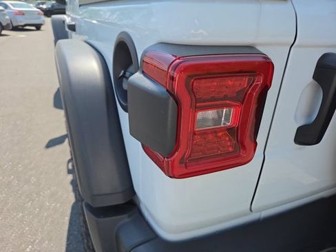 Used 2026 Jeep Wrangler Unlimited Sport AWD/4WD image 15