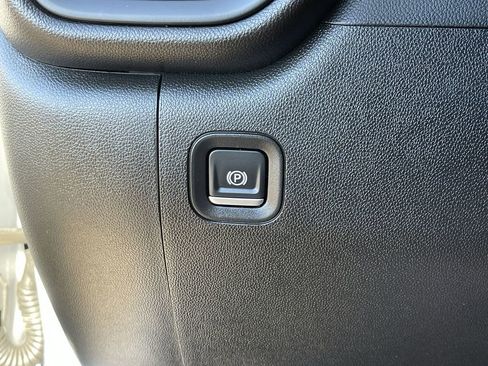 Used 2025 GMC Sierra 1500 Pro w/ Pro Value Package image 18