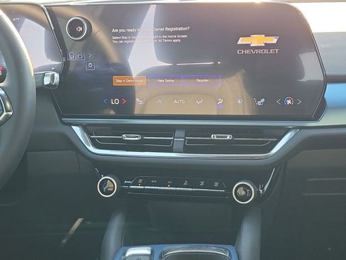 New 2026 Chevrolet Equinox EV LT image 13