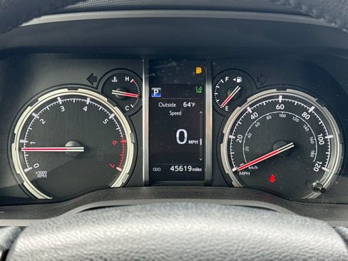 Used 2021 Toyota 4Runner TRD Off-Road Premium w/ Moonroof Package AWD/4WD image 25