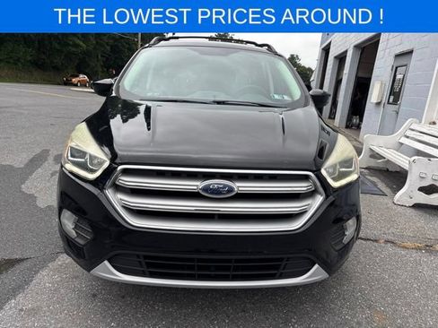 Used 2017 Ford Escape SE w/ Equipment Group 201A AWD/4WD image 2