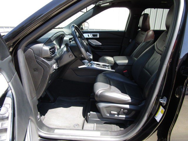 Used 2022 Ford Explorer Platinum w/ Equipment Group 601A AWD/4WD image 15