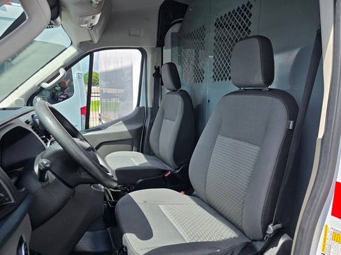 Used 2021 Ford Transit 250 Medium Roof AWD image 10