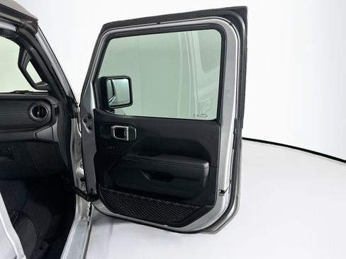 Used 2023 Jeep Wrangler Sahara w/ Cold Weather Group image 31