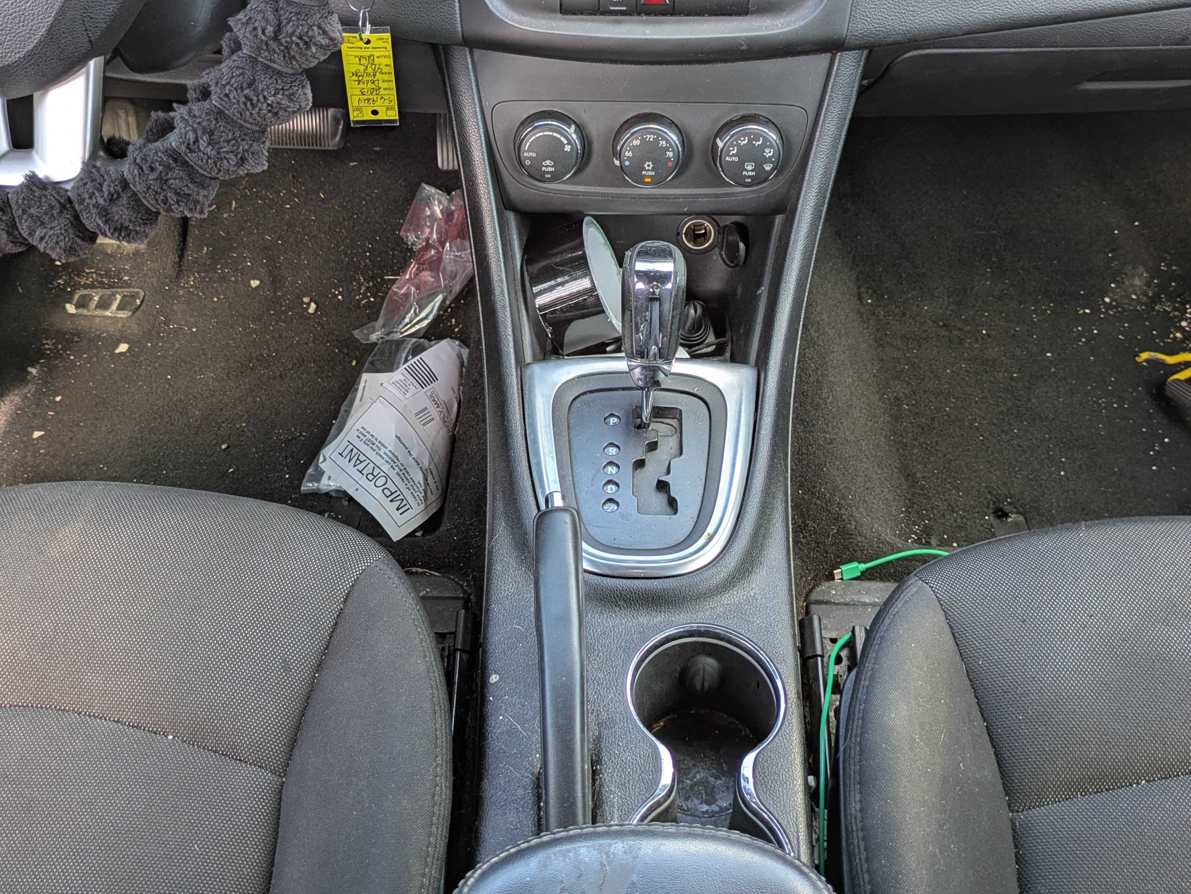 Used 2013 Dodge Avenger SXT FWD image 17