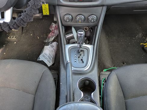 Used 2013 Dodge Avenger SXT FWD image 17