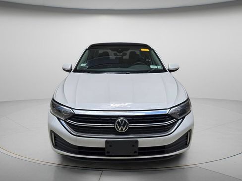 Used 2023 Volkswagen Jetta SEL FWD image 3