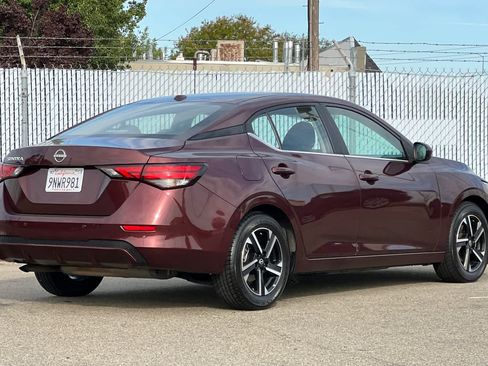 Used 2025 Nissan Sentra SV FWD image 3