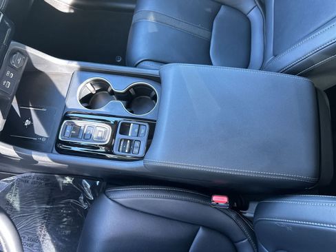 Used 2023 Honda Pilot Touring image 19