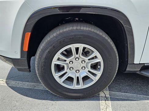 Used 2024 Jeep Wagoneer 4WD image 9