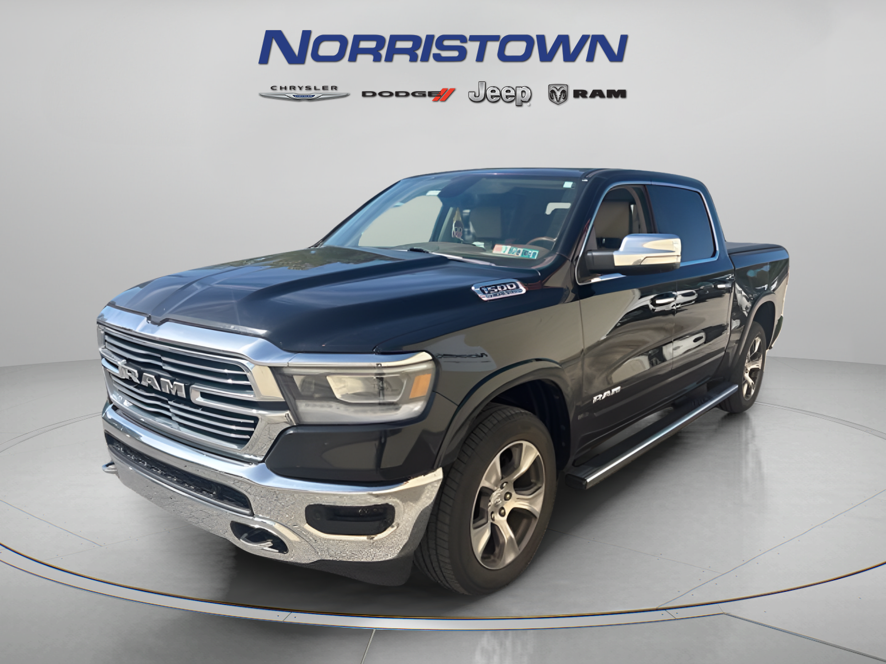 Used 2019 RAM 1500 Laramie AWD/4WD image 3