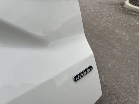 New 2025 Ford Escape SE image 17