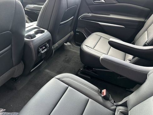 New 2025 Chevrolet Traverse LT w/ Enhanced Driving Package image 13