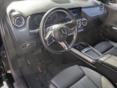 Certified 2025 Mercedes-Benz GLA 250 image 8