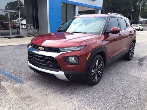 Used 2022 Chevrolet TrailBlazer LT FWD image 1