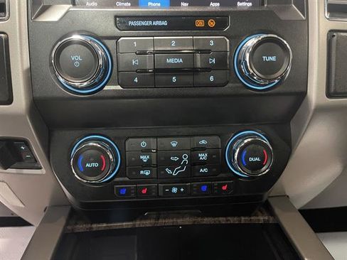 Used 2019 Ford F250 Lariat w/ Lariat Ultimate Package image 27