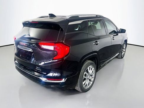 Used 2024 GMC Terrain Denali w/ Denali Premium Package image 8