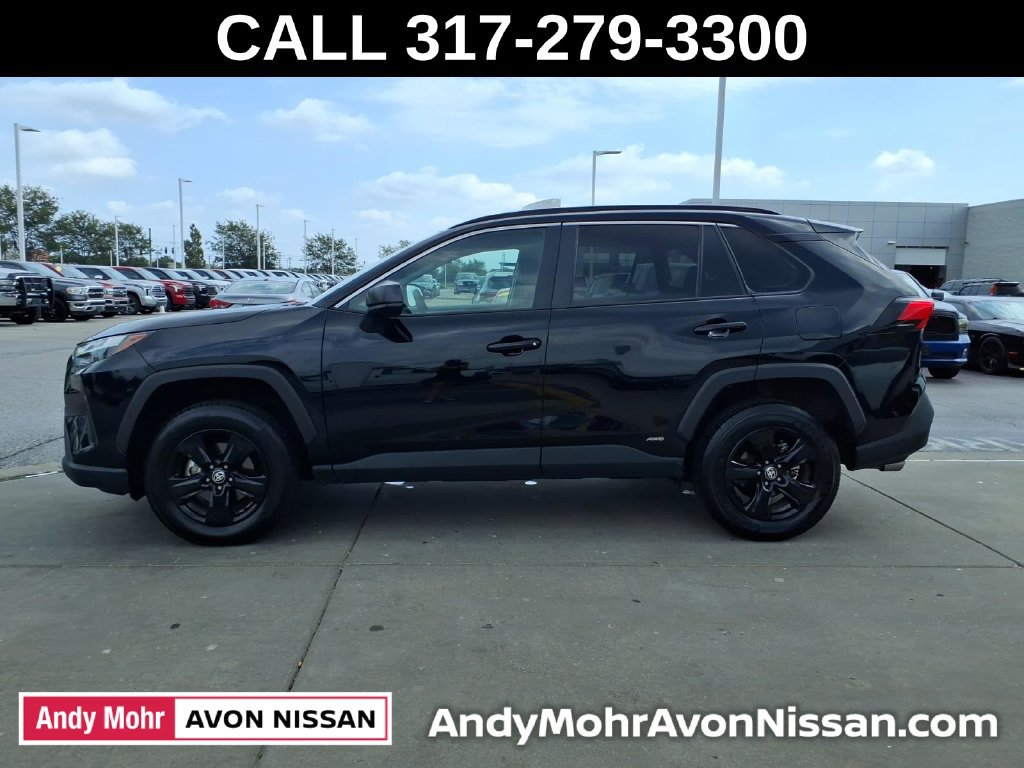 Used 2025 Toyota RAV4 LE AWD/4WD image 5