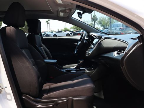 Used 2023 Chevrolet Malibu LT FWD image 34
