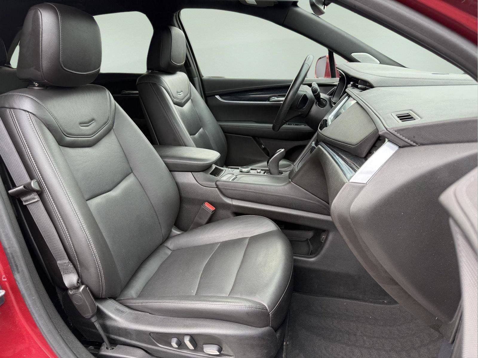 Used 2020 Cadillac XT5 Premium Luxury AWD/4WD image 23