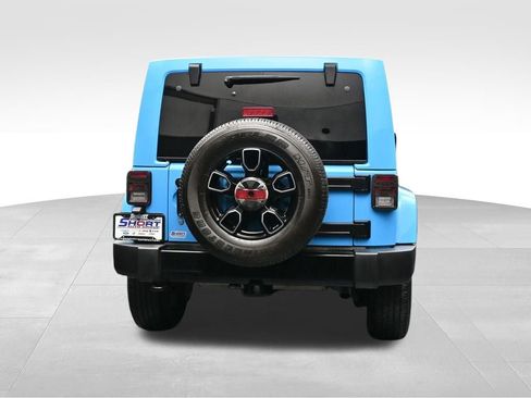 Used 2018 Jeep Wrangler Unlimited Sahara AWD/4WD image 4