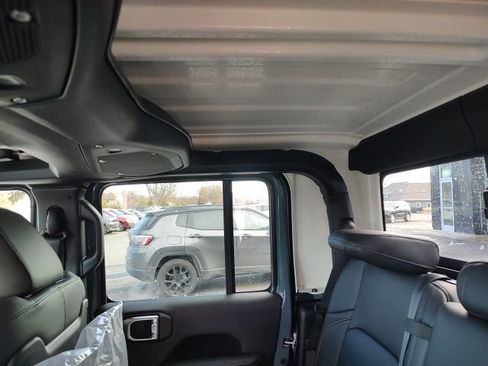 New 2026 Jeep Gladiator Sport image 18