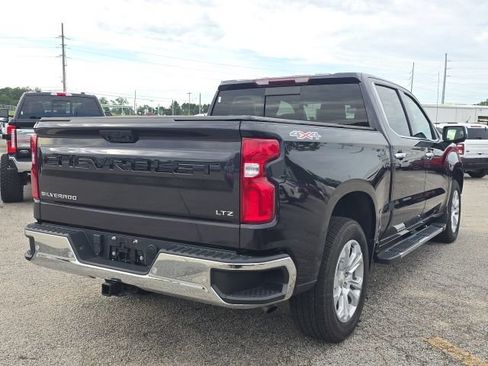 Used 2022 Chevrolet Silverado 1500 LTZ w/ LTZ Convenience Package II AWD/4WD image 5