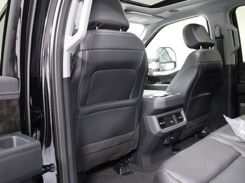New 2026 Ford F250 Lariat w/ Black Appearance Package AWD/4WD image 29