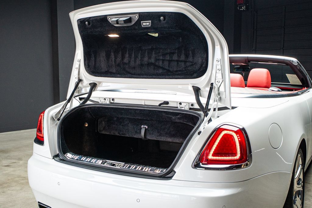 Used 2016 Rolls-Royce Dawn RWD image 52