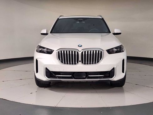 Used 2024 BMW X5 xDrive40i w/ Parking Assistance Package AWD/4WD image 9